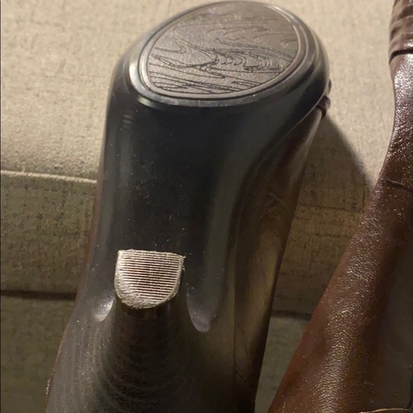 Heels - Picture 5 of 6